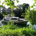 Nocleg ze śniadaniem Le Domaine Des Platanes 3*