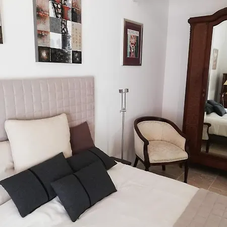 Le Domaine Des Platanes 3*