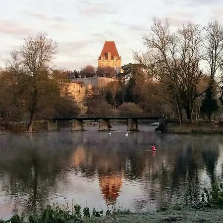 Couette-café Le Domaine Des Platanes 3*